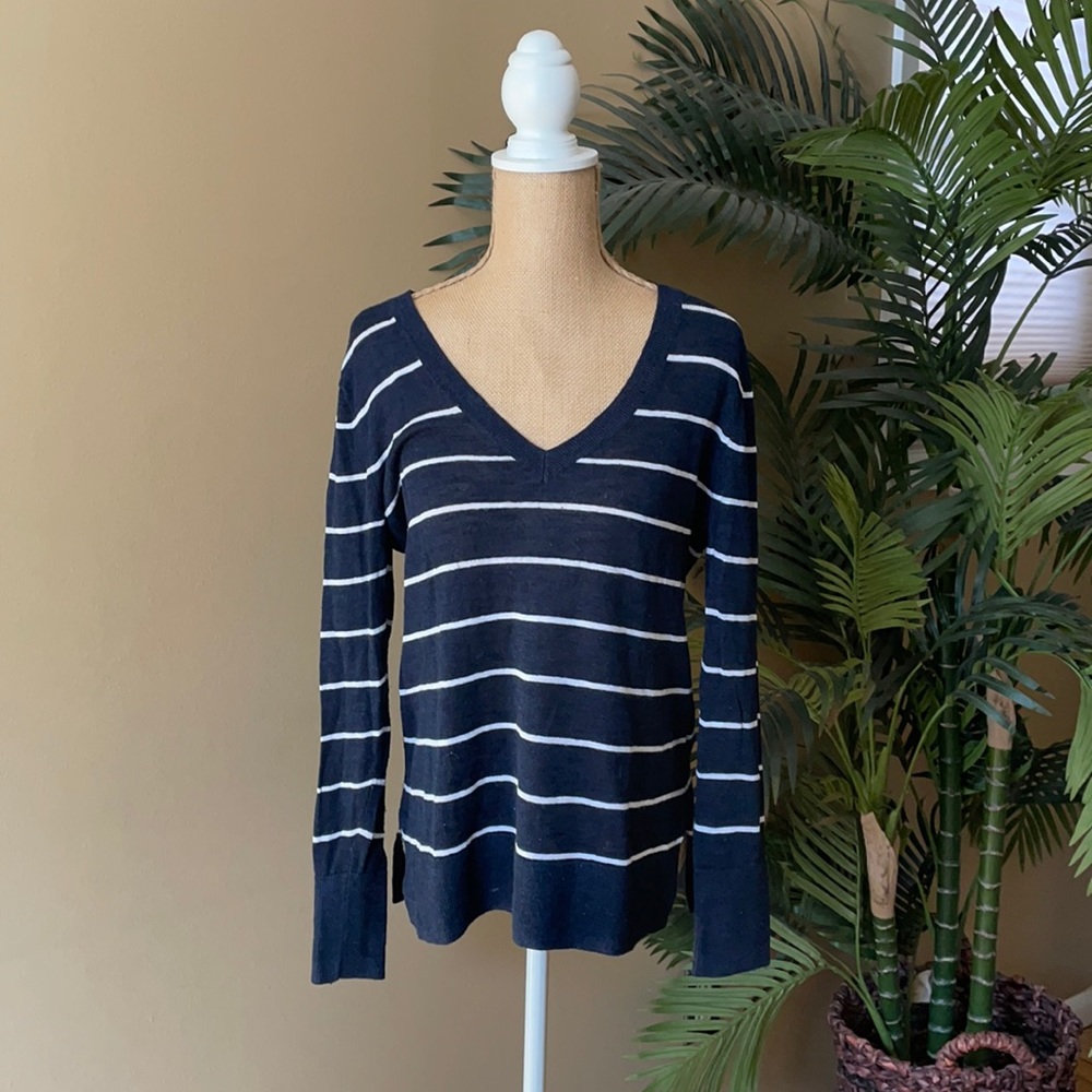 Banana Republic Linen V Neck S